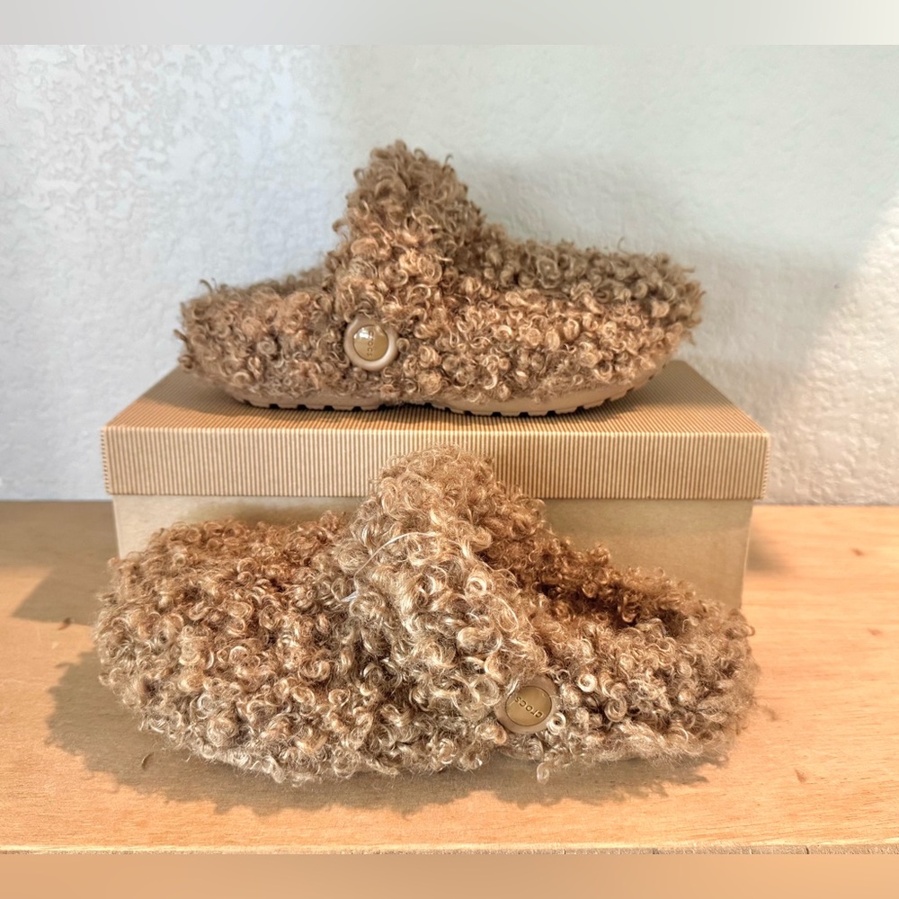 Crocs New! Classic Doodle Fur Lined Clog In Sepia Juniors/Youth Sz 2 Slip Ons - Picture 3 of 11